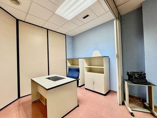 Local comercial en alquiler en Instituts - Universitat en Lleida