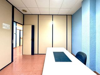 Local comercial en alquiler en Instituts - Universitat en Lleida