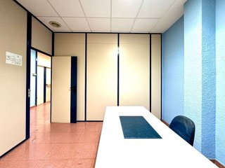 Local comercial en alquiler en Instituts - Universitat en Lleida