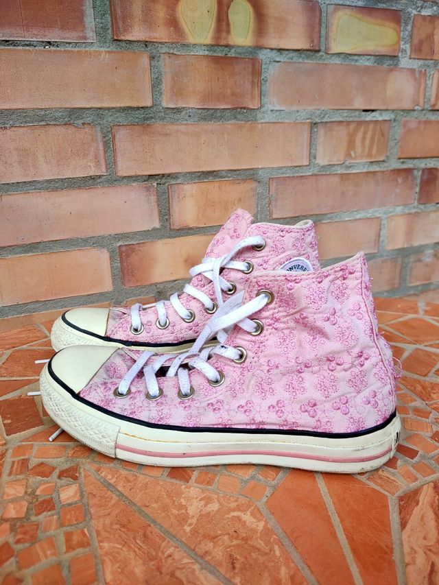 Converse con ricami