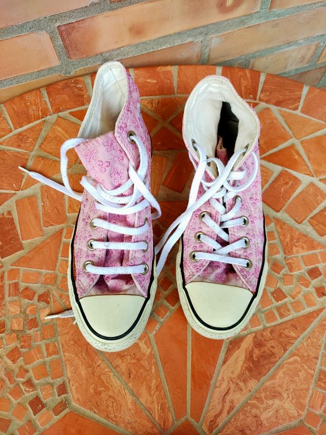 Converse con ricami