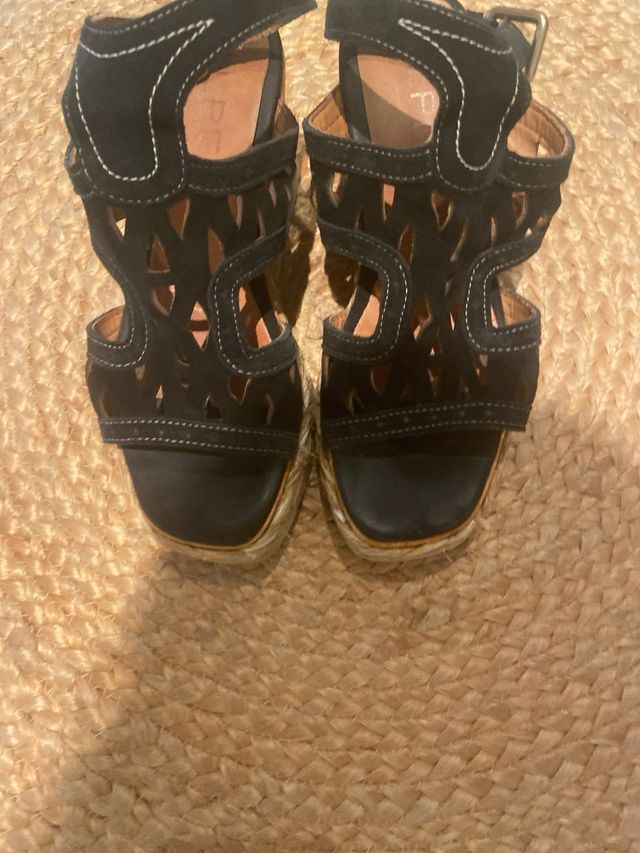 Cuñas negras piel ante