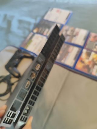 Playstation 4 slim 500gb- 7 Juegos