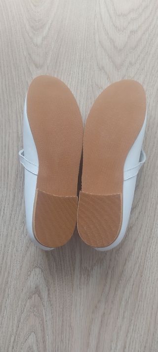 Zapatos de niña, blanco nuevos. N°35