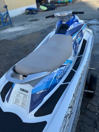 Yamaha VX Deluxe
