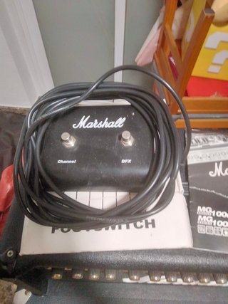 Amplificador de guitarra Marshall MG 100