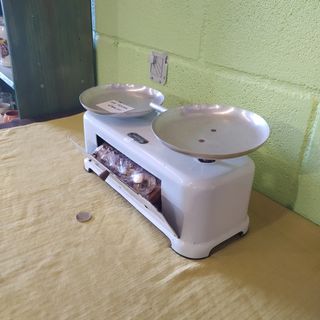 ANTIGUA BALANZA DE COCINA FRANCESA.