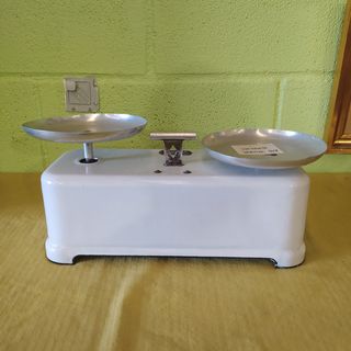 ANTIGUA BALANZA DE COCINA FRANCESA.