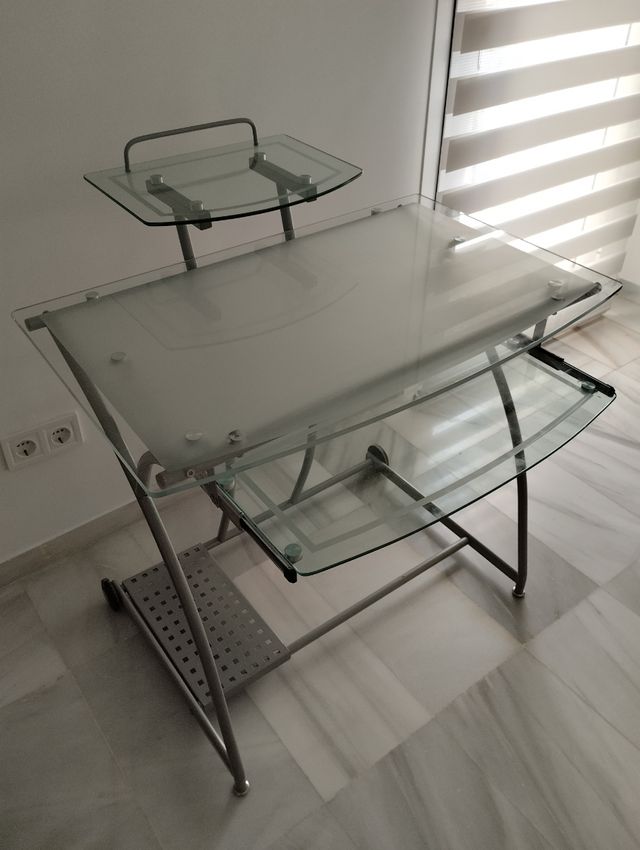Mesa para ordenador.
