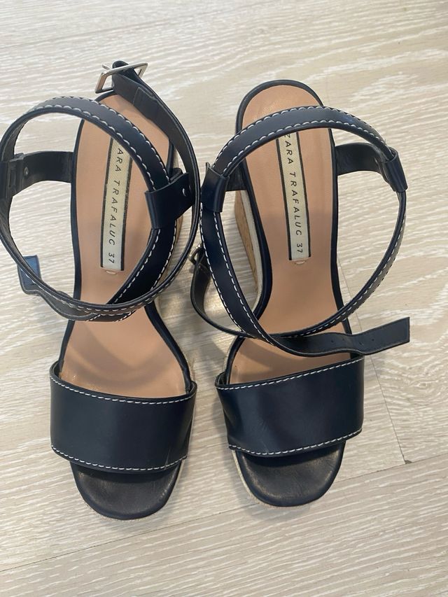 Zapatos de piel con cuña