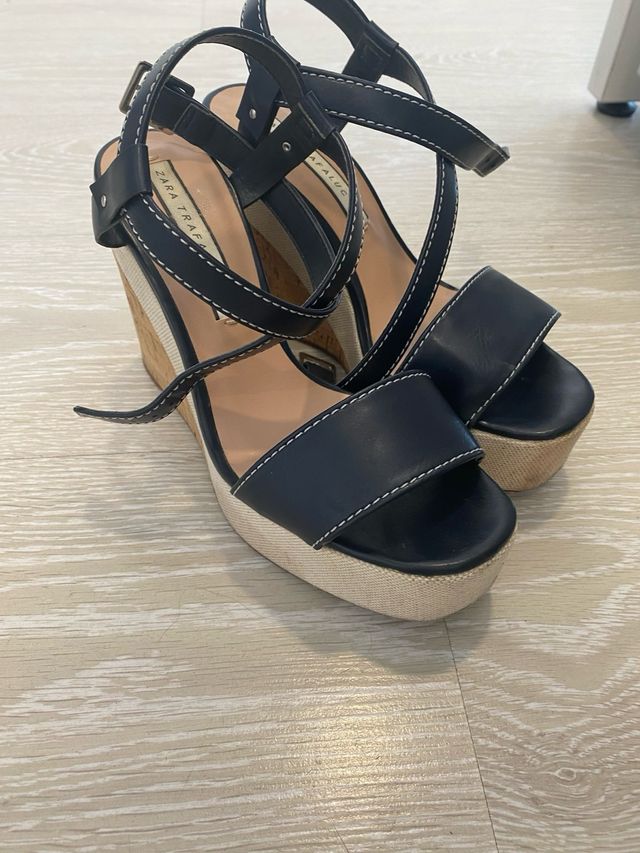 Zapatos de piel con cuña