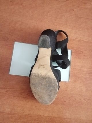 Zapatos negros de tacón