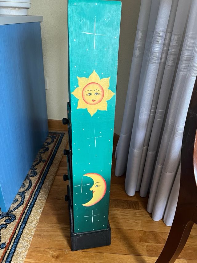 Armarito pequeño triangular