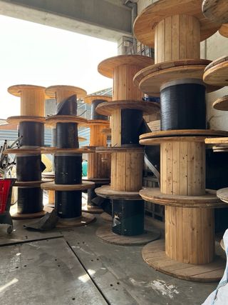 ♻️MESAS BOBINAS CARRETE MADERA CABLE CHILLPALET 🧵‼️