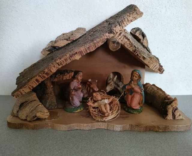 Presepe vintage con capanna