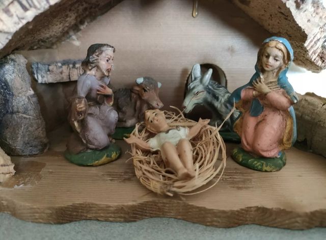 Presepe vintage con capanna