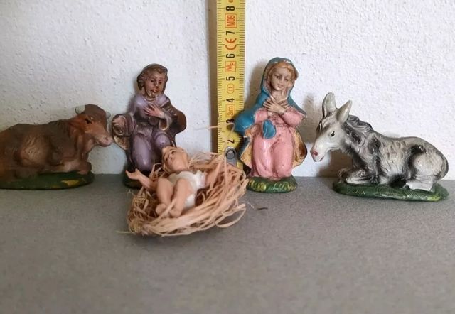 Presepe vintage con capanna