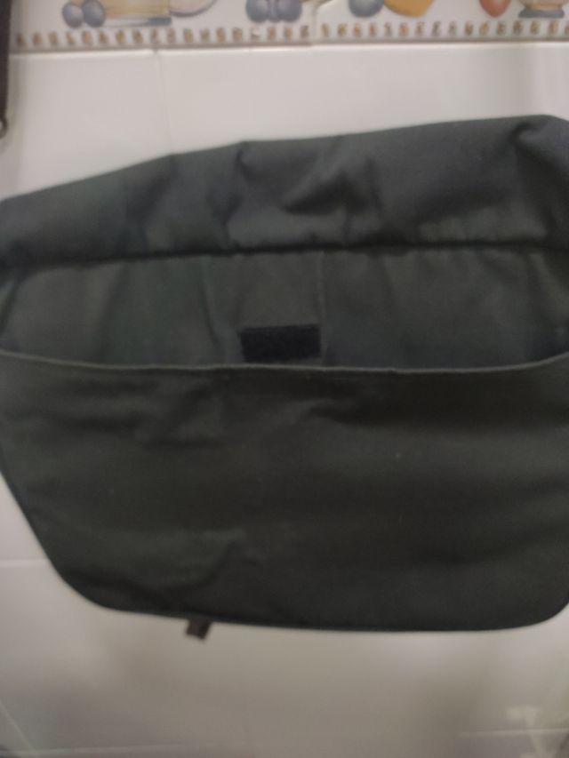 Bolsa de chico .EASTPAK.Delegate+.negro