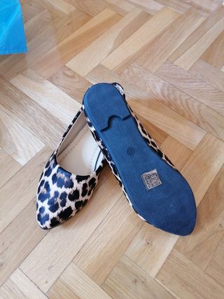 Manoletinas/Zapato plano leopardo T. 38