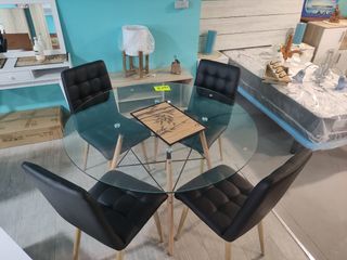 MESA DE COMEDOR + MAS 4 SILLAS
