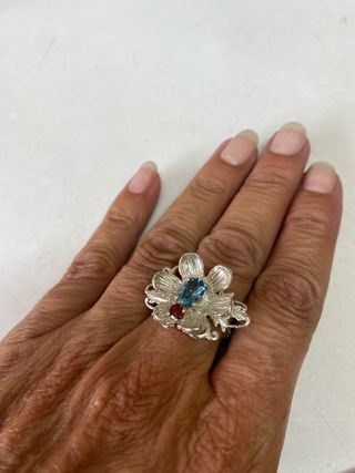 Anillo de plata con cristales