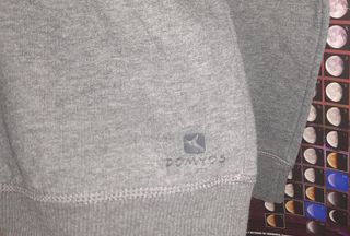 Sudadera gris, talla XXL. Marca Domyos.