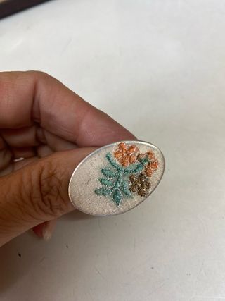 Anillo de plata y pintado a mano