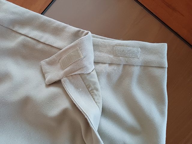 Traje falda y chaqueta.