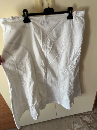 Gonna bianca con dettagli