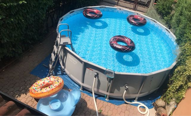 Piscina fuori terra rotonda 4,88x1,22
