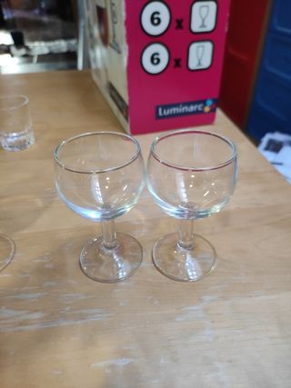 Colección copas y vasos de cristal