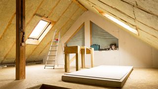 Aislamiento térmico de techos abuhardillados