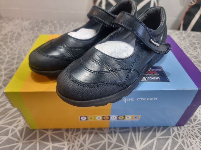 Zapatos colegial niña talla 35 PABLOSKI