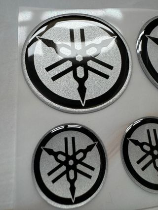 EMBLEMAS GEL 3D MOTO YAMAHA R1 R2 R6 YZF MT03 MT07