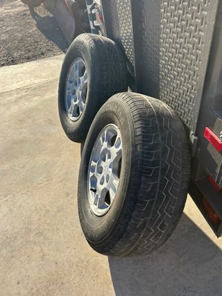 Llantas con neumatico montero did