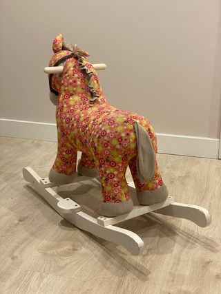Caballito mecedora infantil