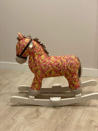 Caballito mecedora infantil