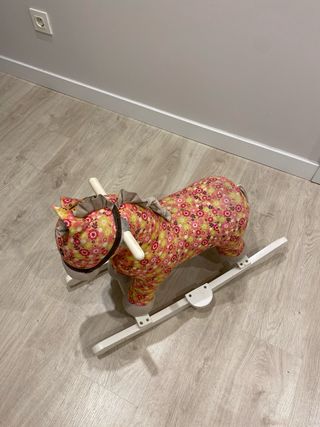 Caballito mecedora infantil