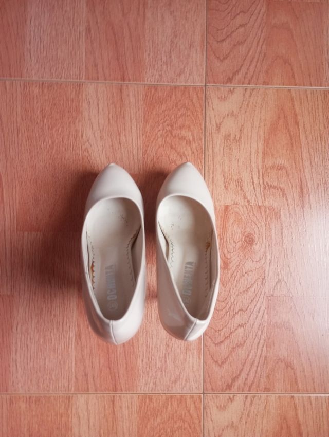Tacones beige