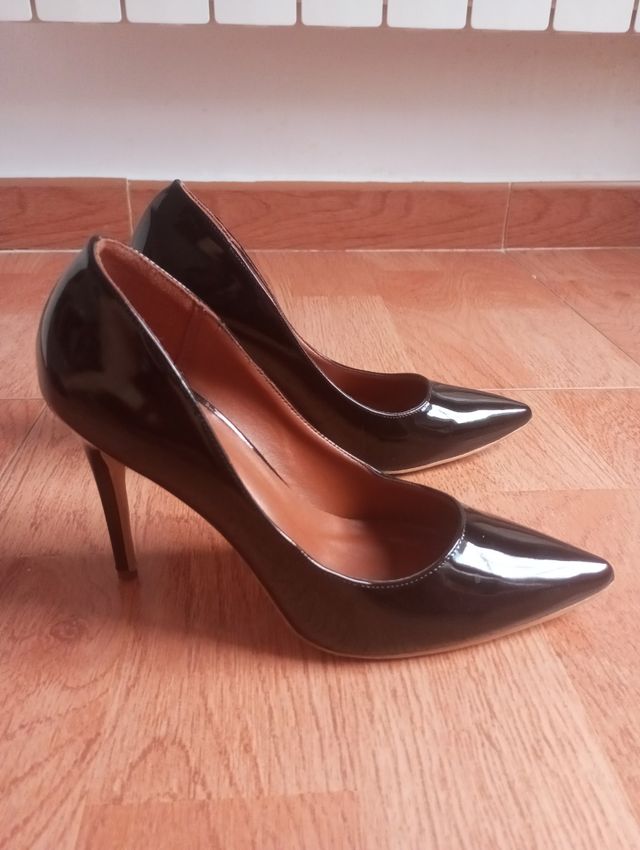 Tacones negros