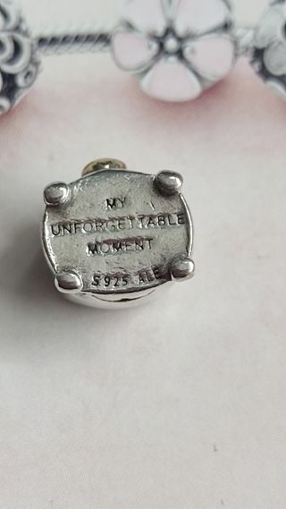 Pandora joyero con oro