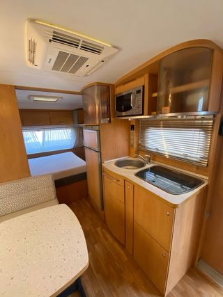 Caravana cama isla aire mover 