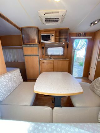 Caravana cama isla aire mover 