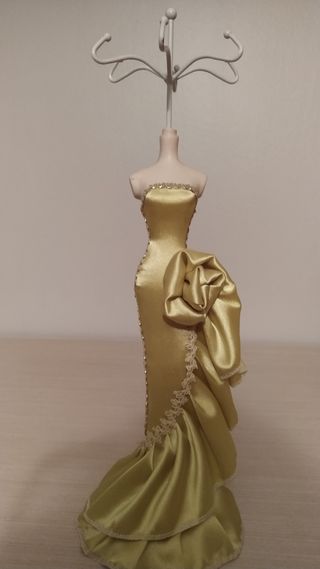 Muñeca- colgador joyas