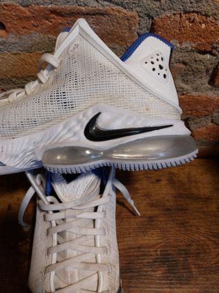 Bambas basket Nike LEBRON XIX