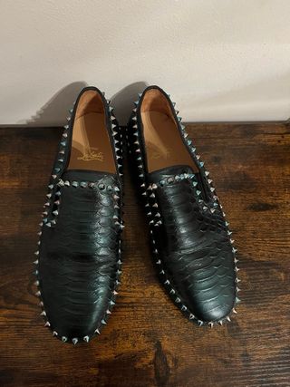 Christian Louboutin mocasines de piel