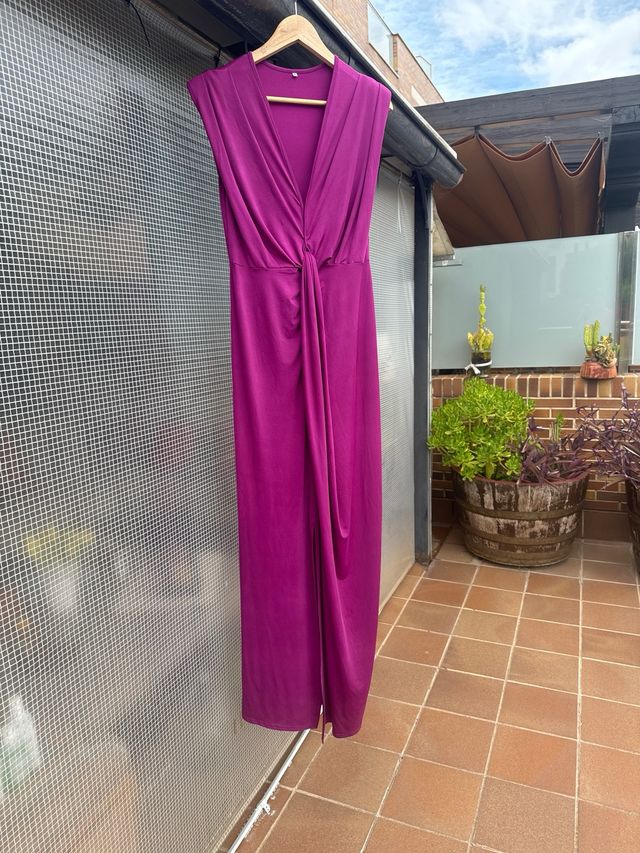 Vestido invitada color buganvilla