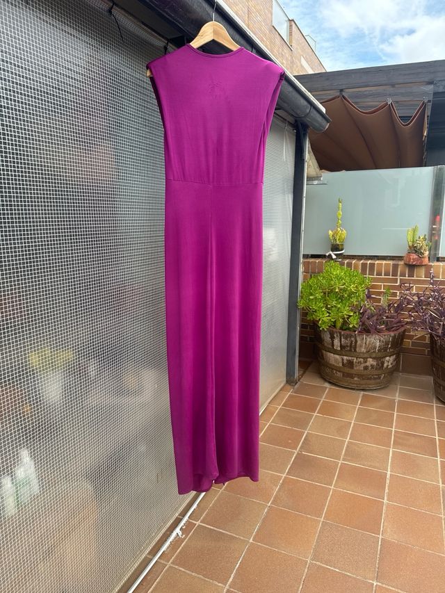 Vestido invitada color buganvilla