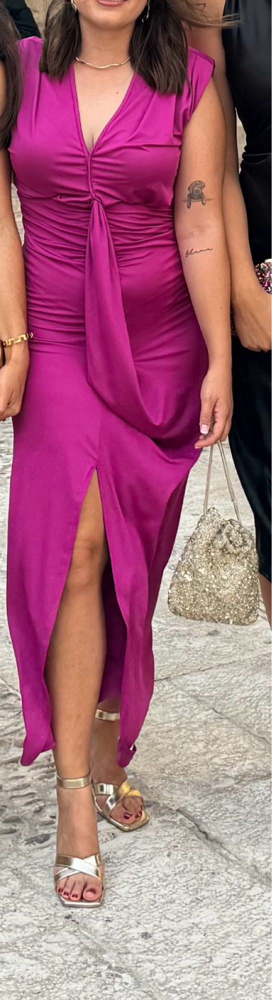 Vestido invitada color buganvilla