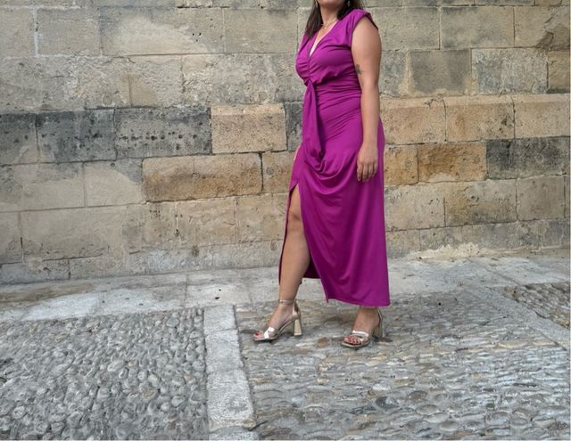 Vestido invitada color buganvilla